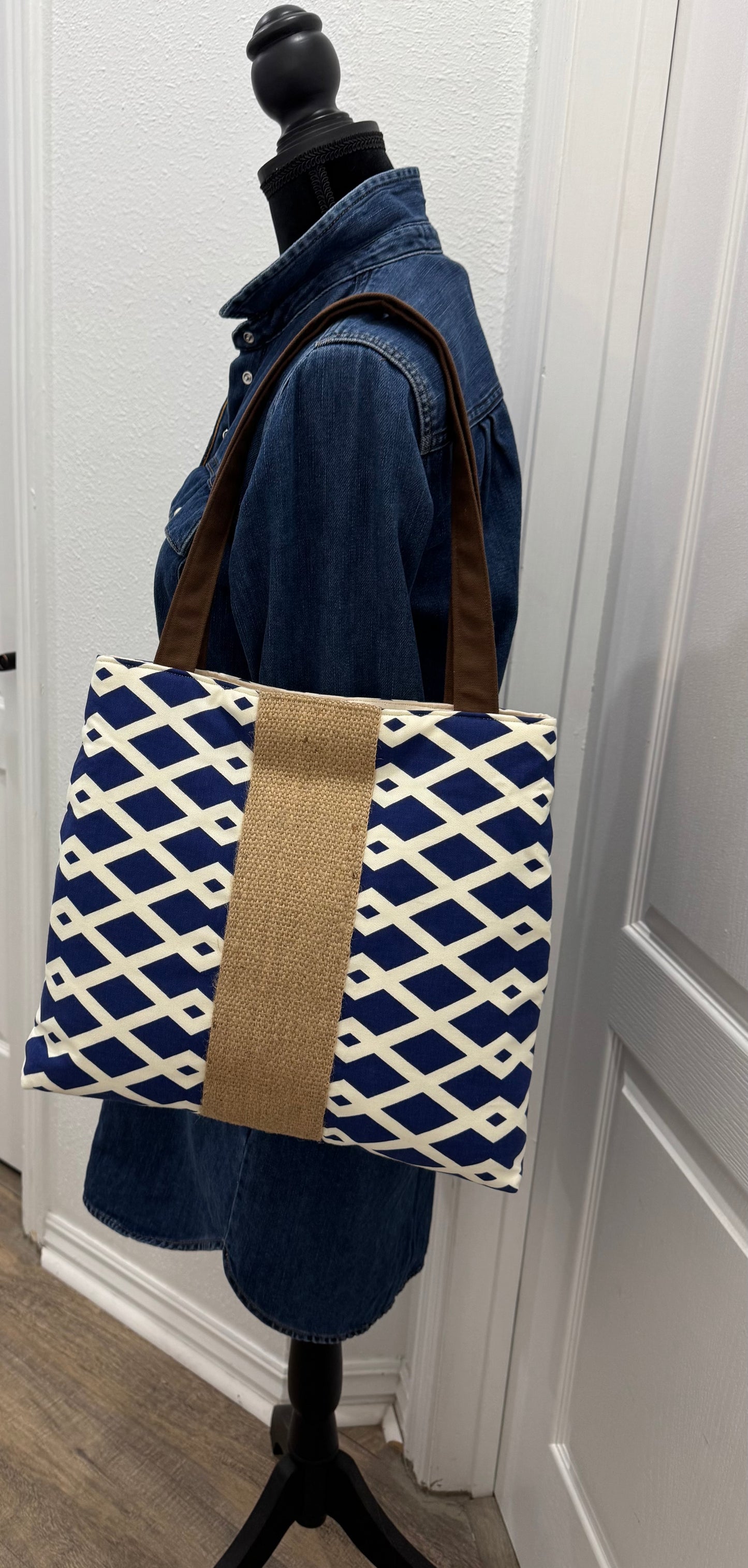 Handbag Purse Tote Bag Shoulder Tote in Navy and White with Jute Webbing